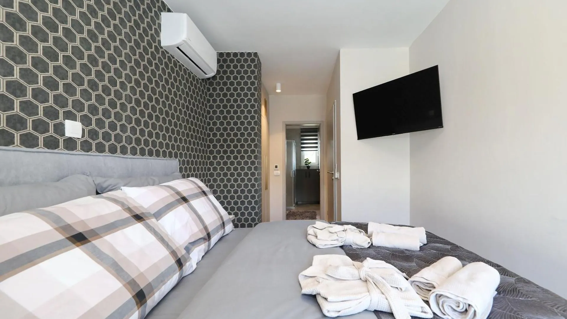 Wave Of Love Rovanjska Villa
